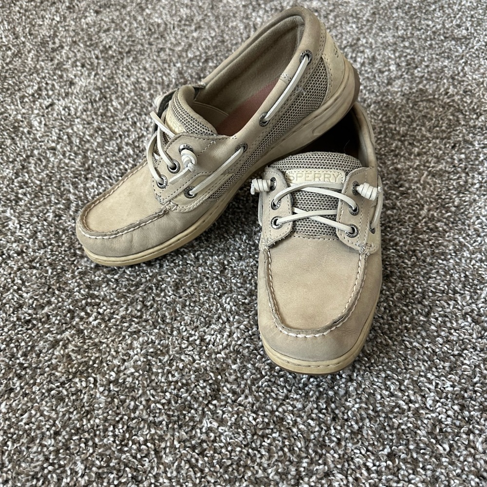 Sperry Tan Boat Shoes Classic Style